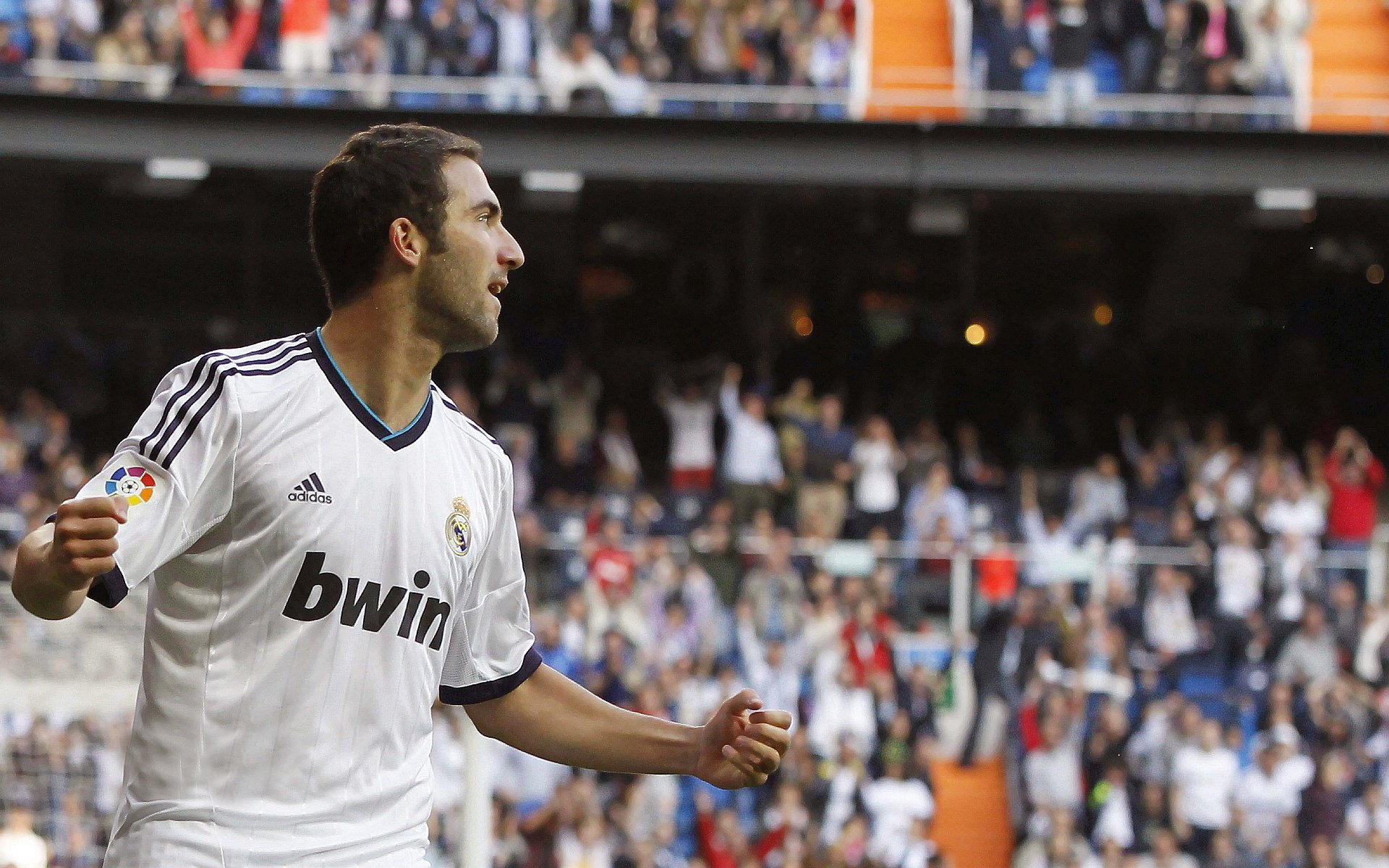 中超球队体能训练加强，比赛节奏加快，中超球员规则